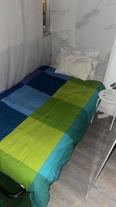 Arrenda quarto pequeno