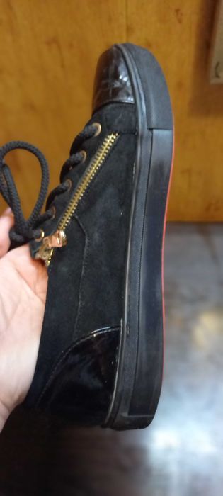 Продам туфли- кроссовки