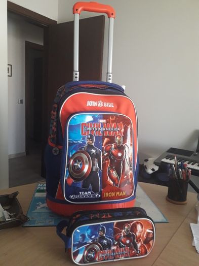 Mochila Escolar Marvel - NOVA