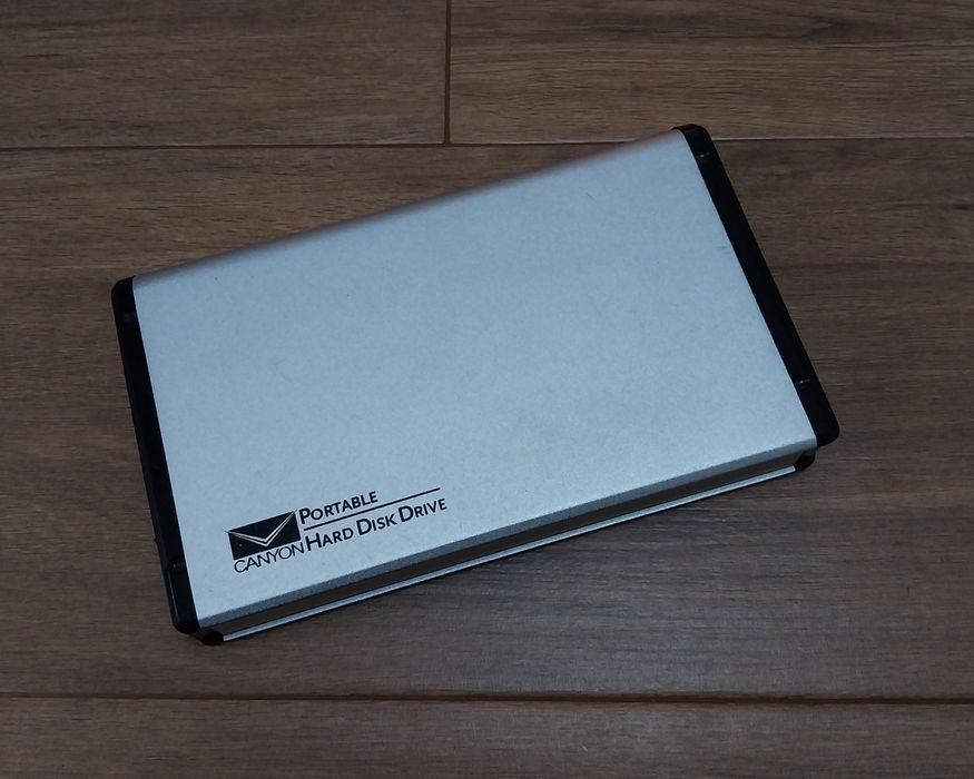 Caixa da Canyon para discos externos IDE