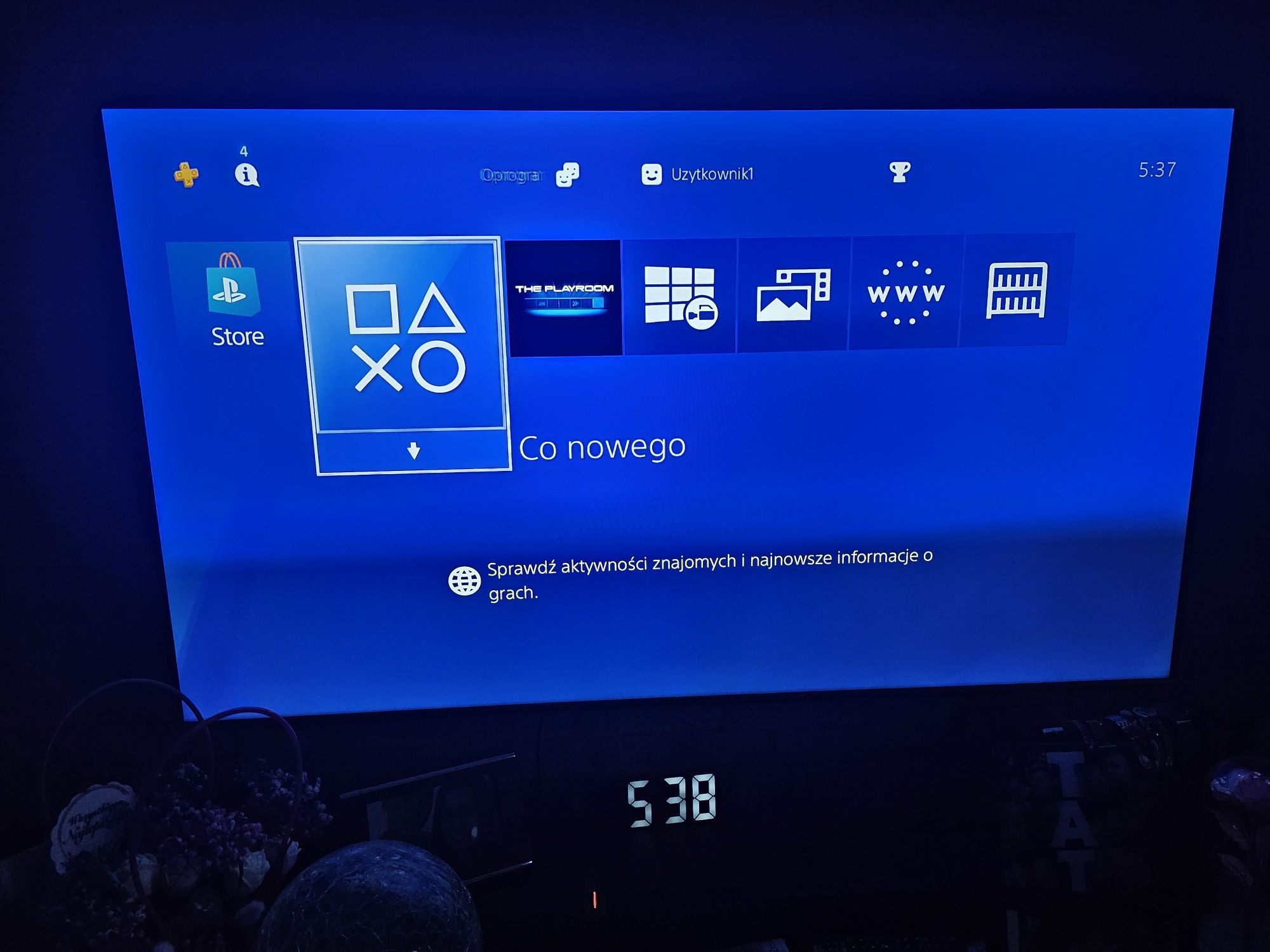 Ps4 slim 1GB dysk +2 pady