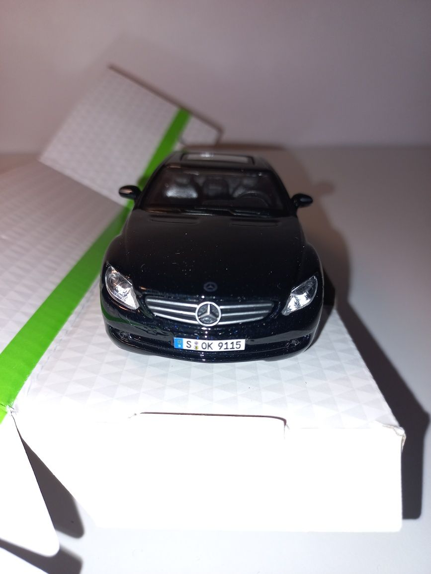 Bburago Mercedes-Benz CL 550, skala 1:32