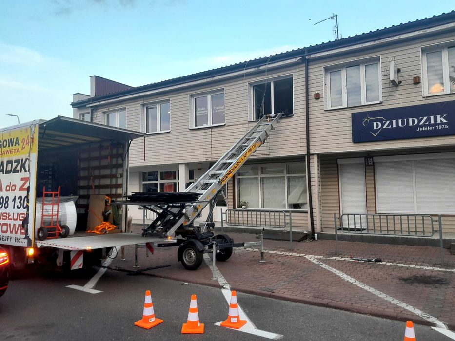 Przeprowadzki Winda Meblowa Transport Wywóz mebli Wwozimy Sejfy Piania