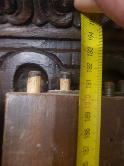 Cama antiga com talha