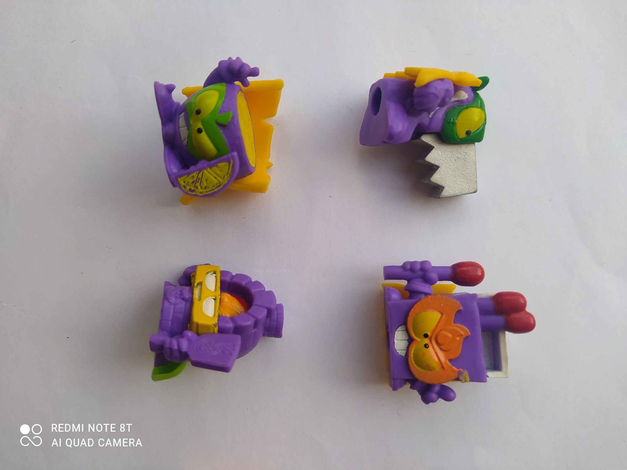 Komplet Super things Zings 7 figurek zabawek w kolorze fioletowym