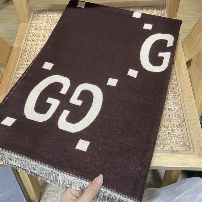 Шарф Gucci в подарунковій упаковці