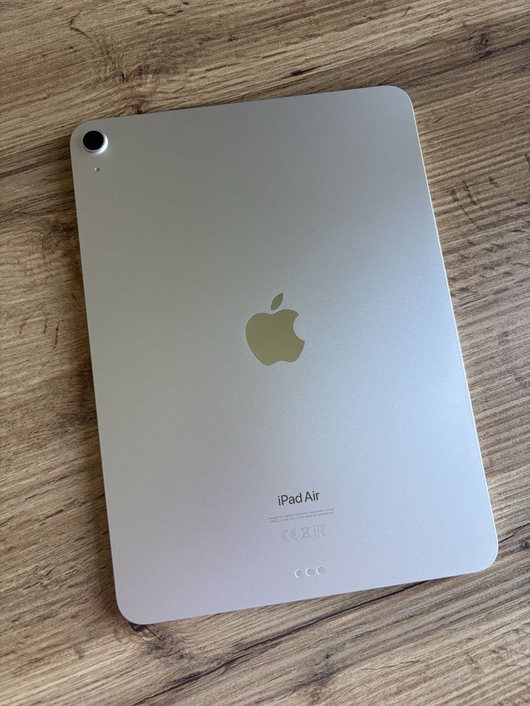 iPad Air 11” M2 128GB + Combo Touch + Apple Pencil – jak nowy!