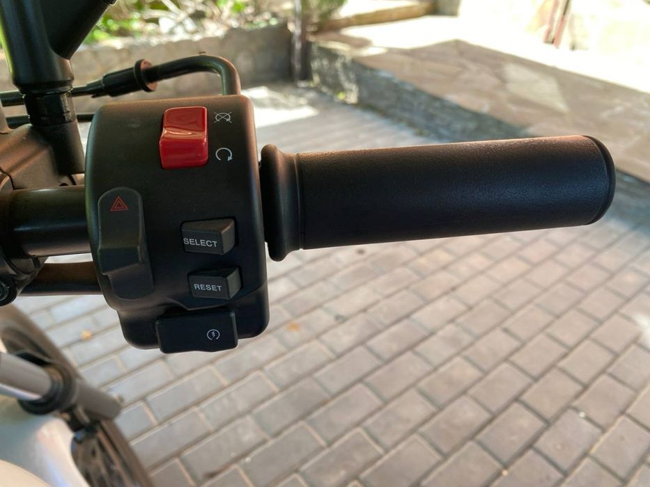 Yamaha Bolt XV950R Официал состояние Новый 6500км