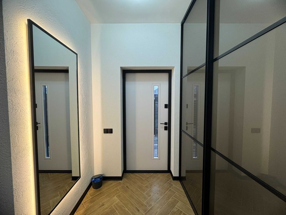 Котедж з сучасним ремонтом у курортному Ворзелі! Мінімальне оформлення