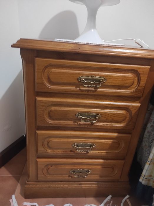 Mesinha de cabeceira