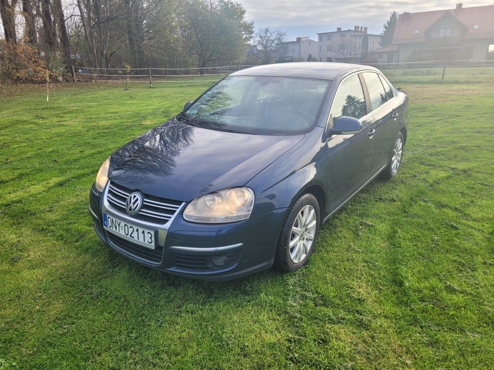 Części Volkswagen Jetta 1.9TDI BXE kod Lakieru LC5F