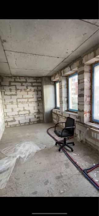 Продам 2к.квартиру вул.Гвардійців Широнінців ЖК Меридіан  35000 у.е  M