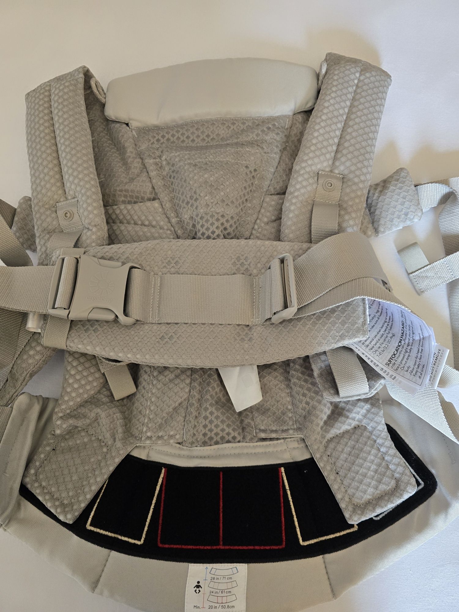 Marsupio ergobaby omni brezze
