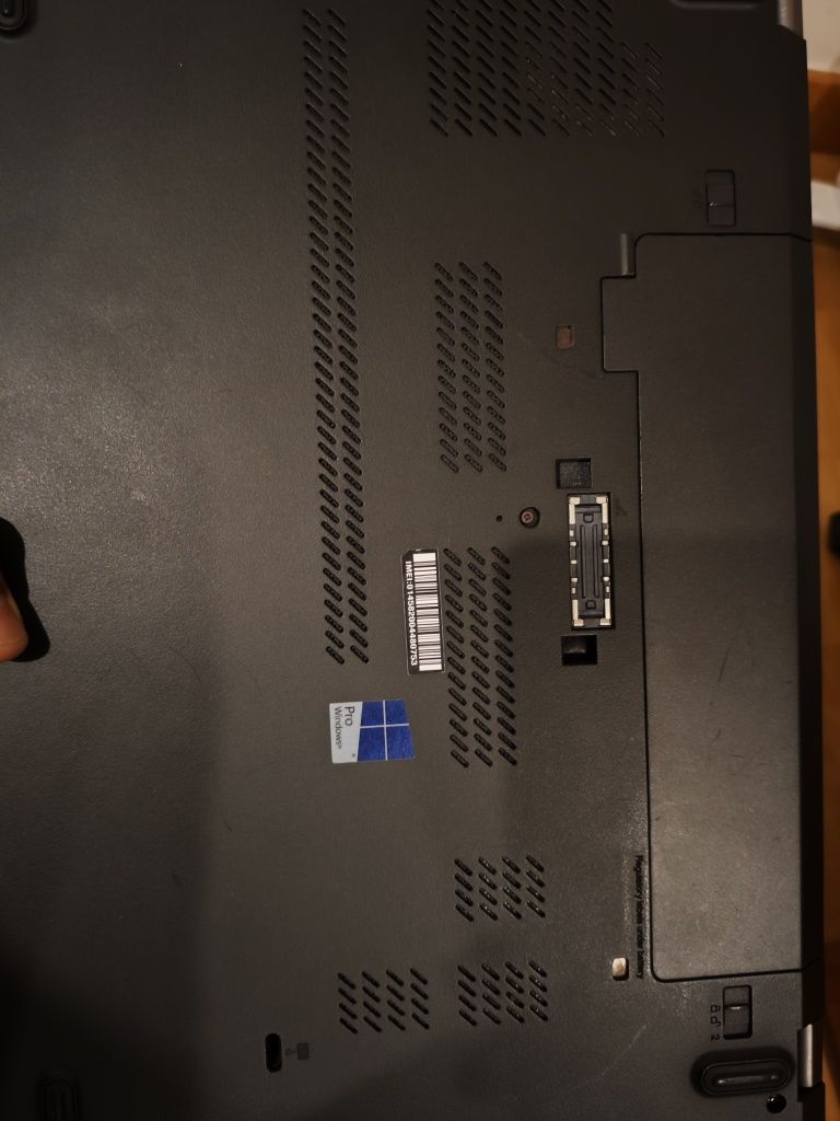 Portátil Lenovo I7 U6600 16ram 240ssd 15.6