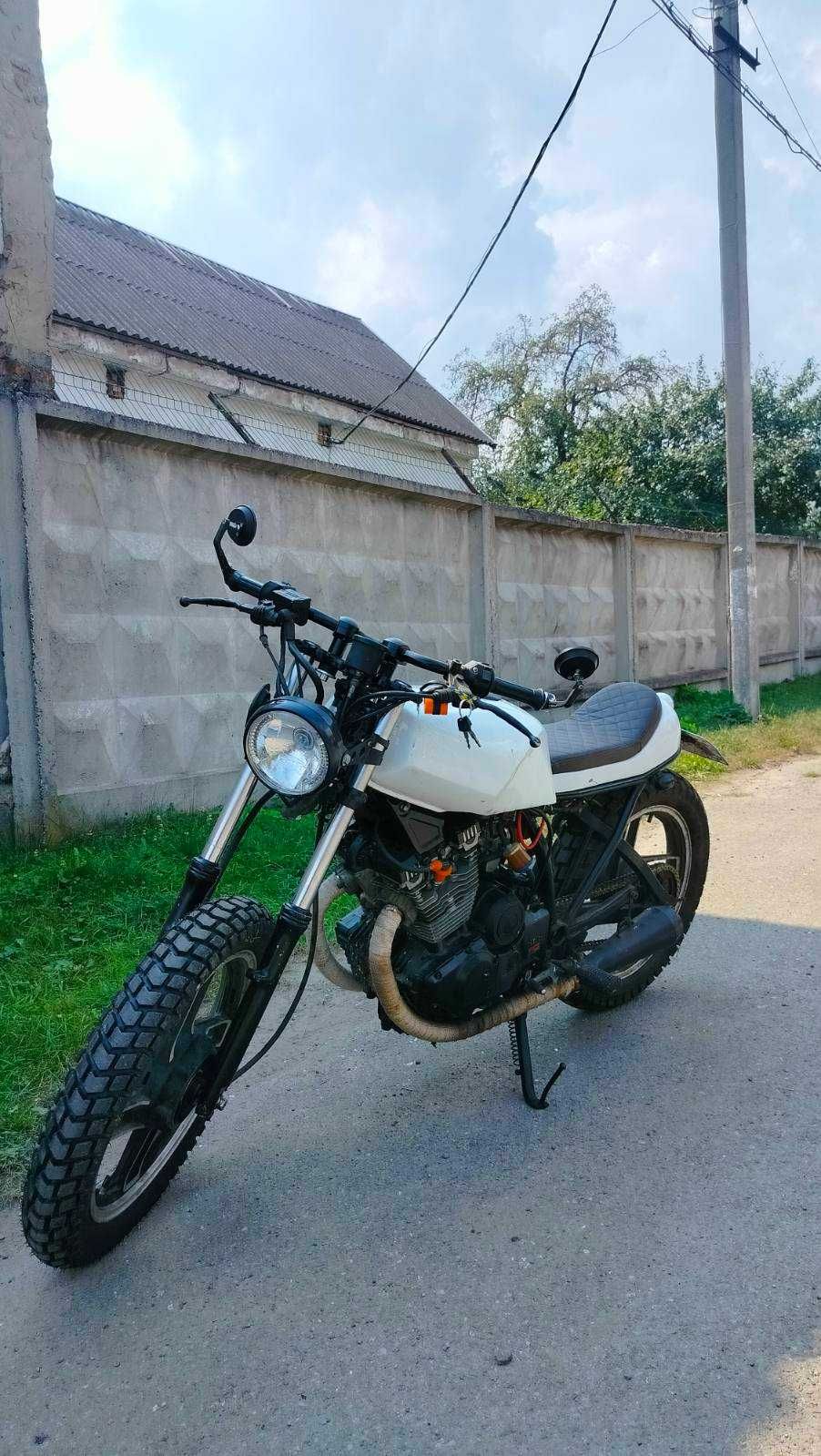 Yamaha XS400, 400cm