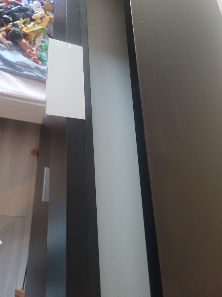 Szafka na buty. Brak śladów użytkowania