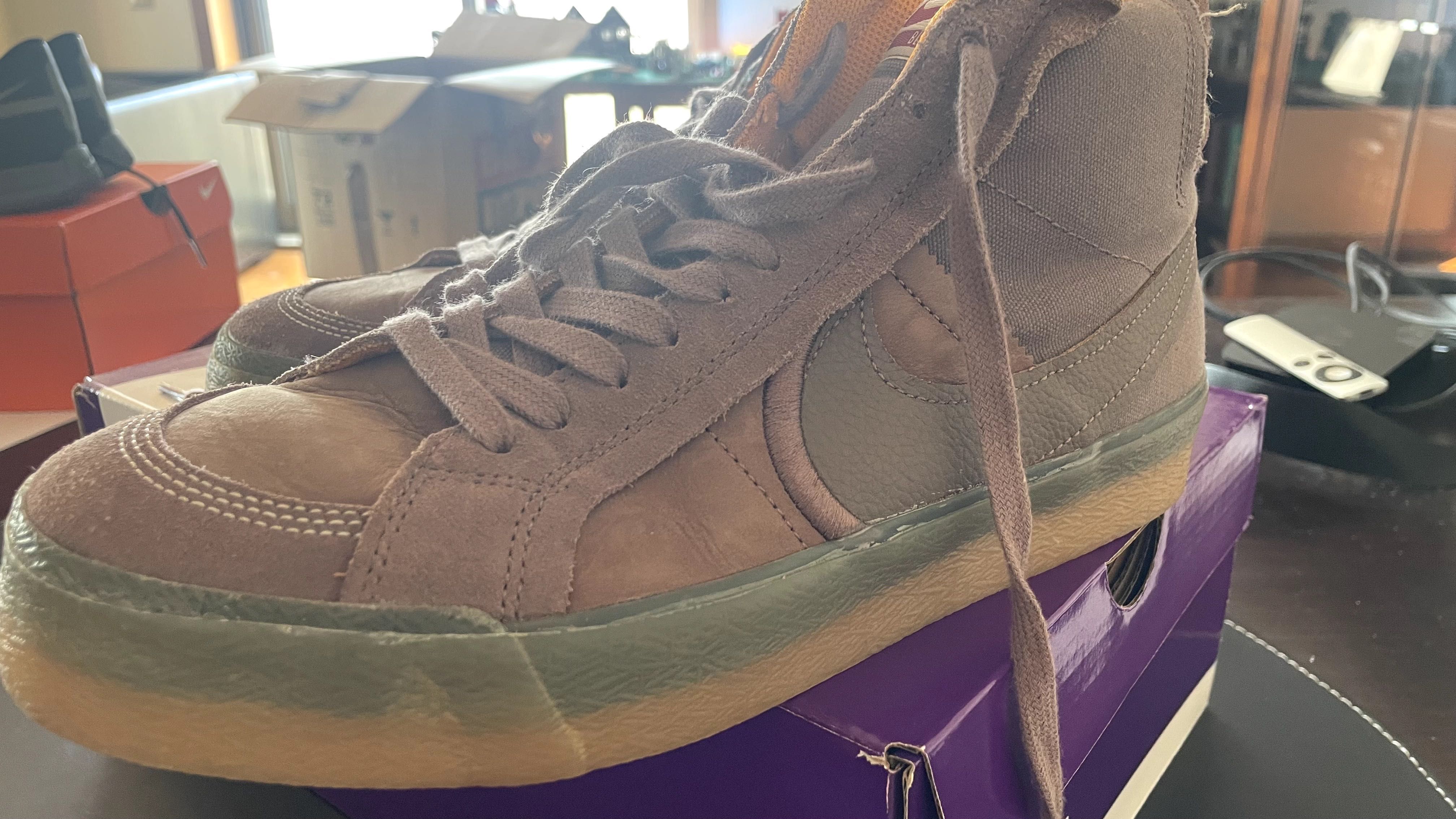 Ténis Nike SB Zoom Blazer Mid Premium Plus Skate - Castanho (Novos)