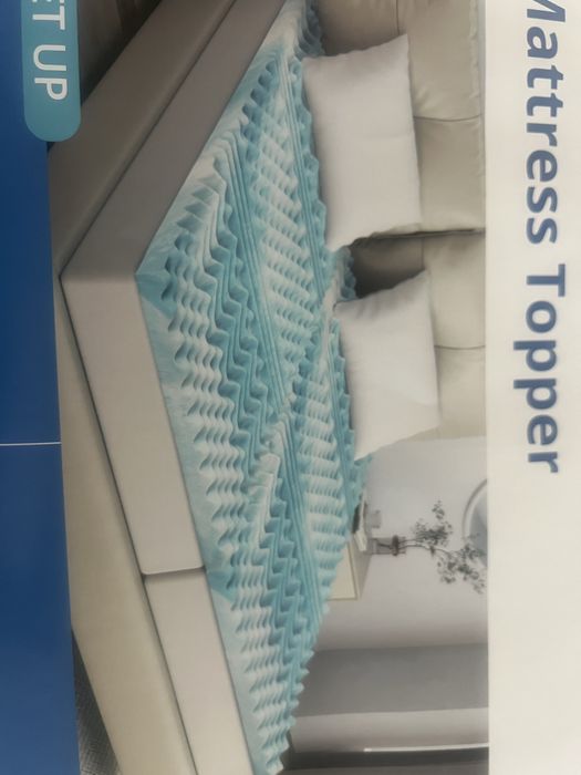 Nakladka ma materac topper