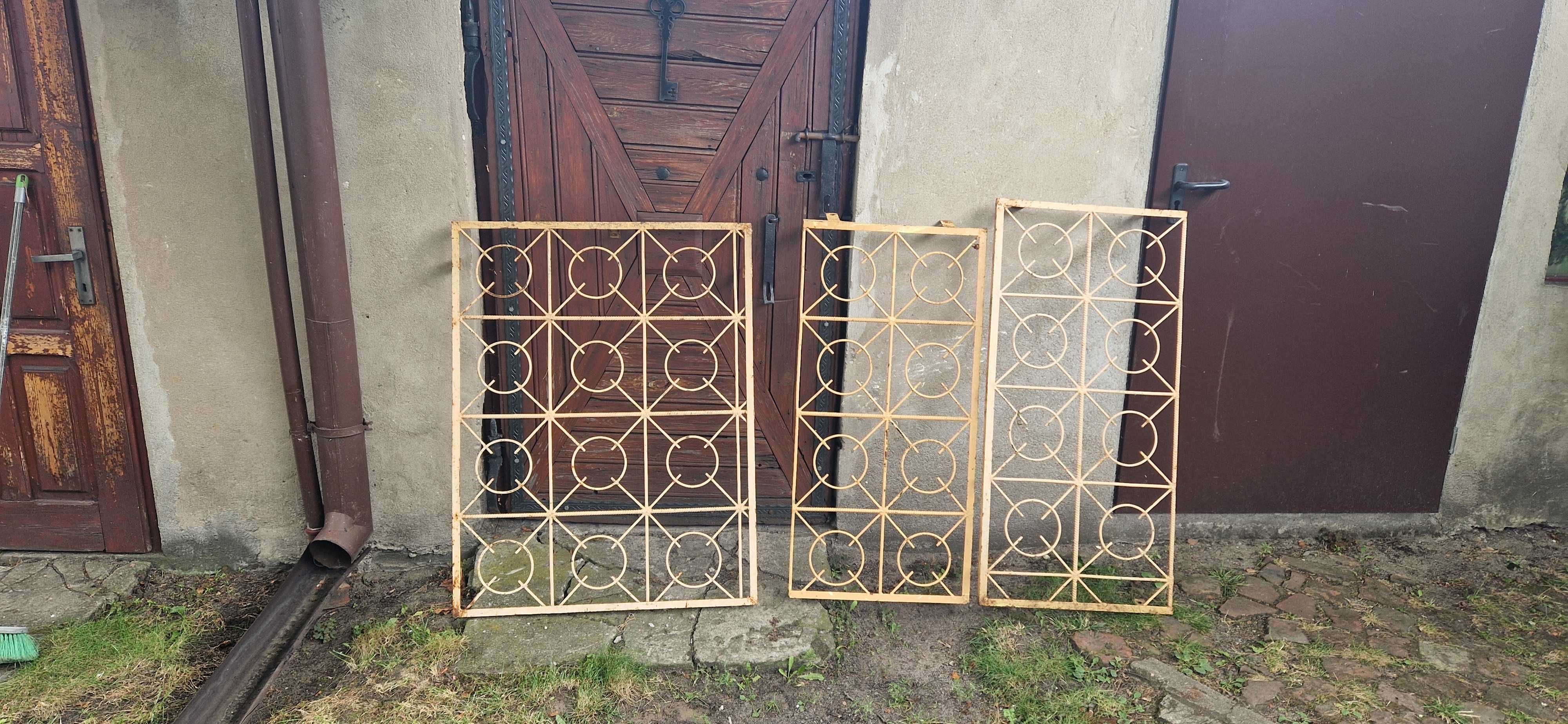 Kraty okienne i drzwiowe z futrynami