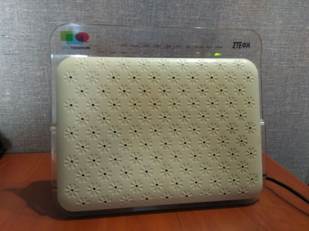 Модем з  Wi Fi. ZTE Home Gateway ZVX10 H108L