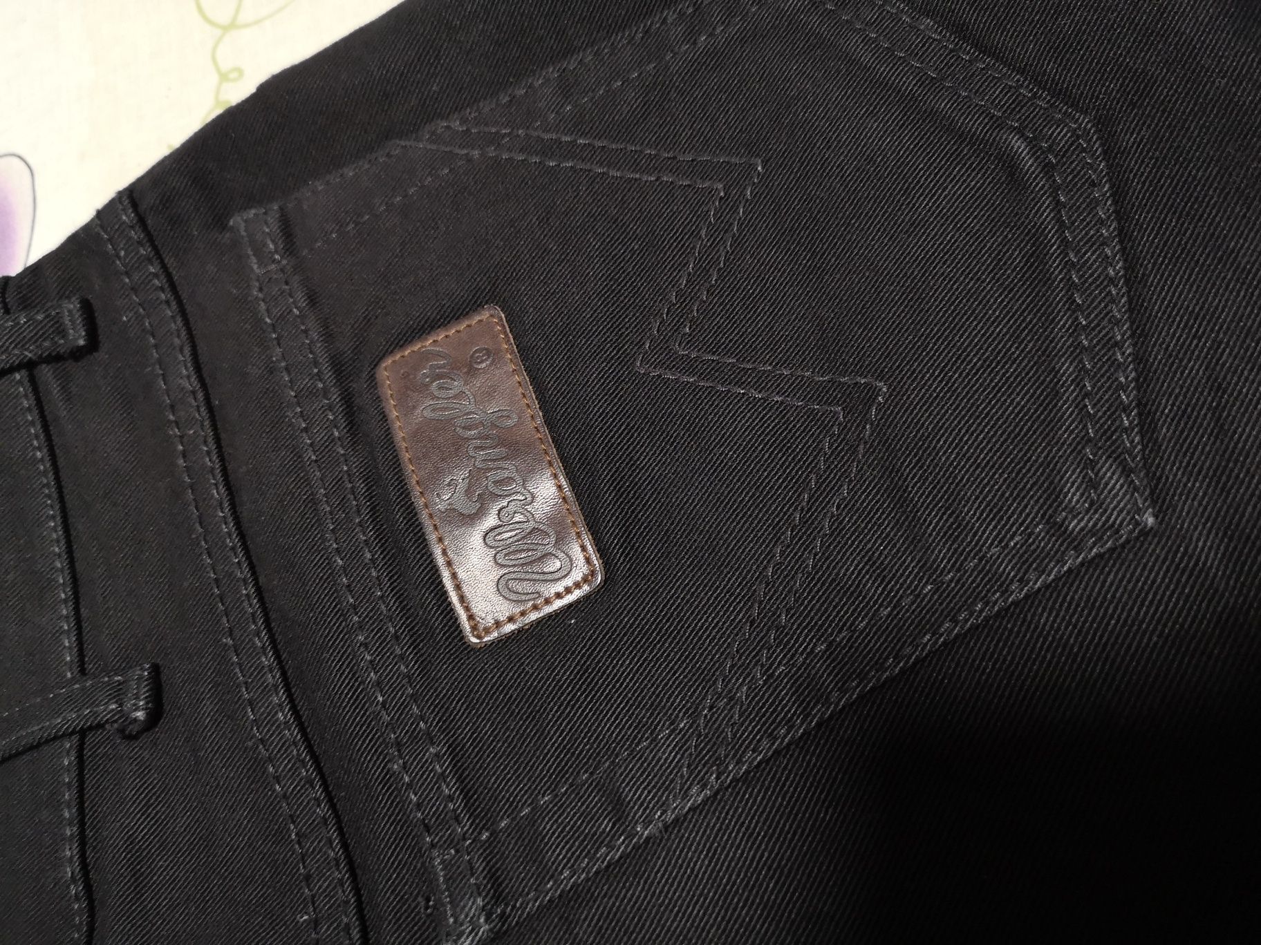 Jeansy czarne Wrangler W33 L32 męskie spodnie black overdye