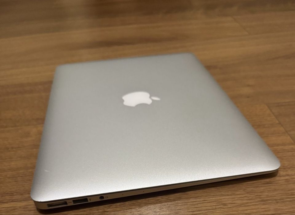 MacBook Air Retina 13″ (2018) intel core i5 nucleo duplo 8G Ram 64GB