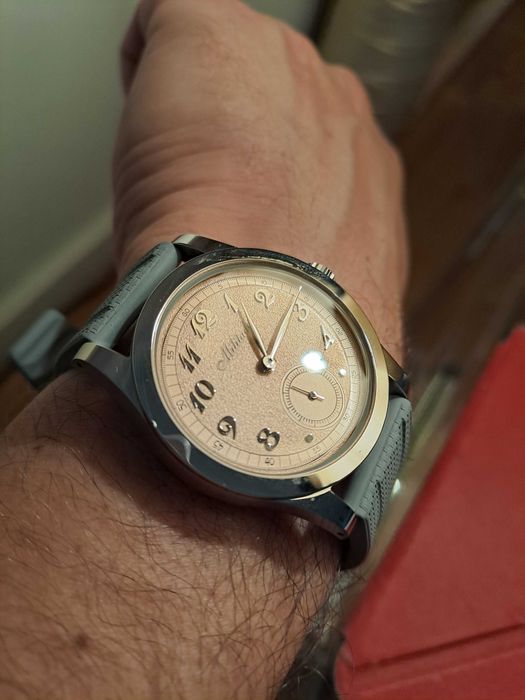 Relógio novo Salmão Militado Quartzo seiko novo