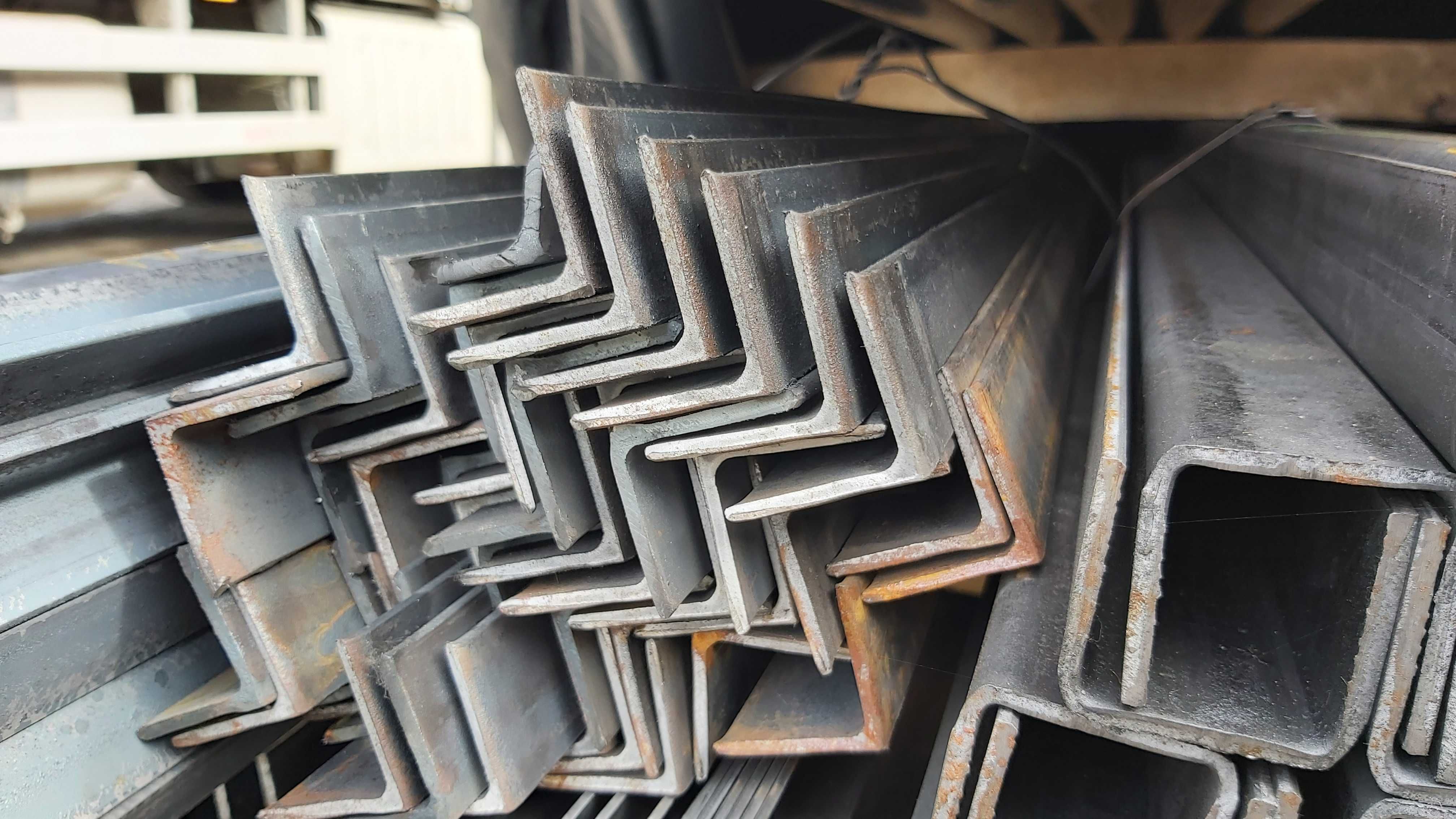 Kątowniki stalowe GW 35x35x4,0