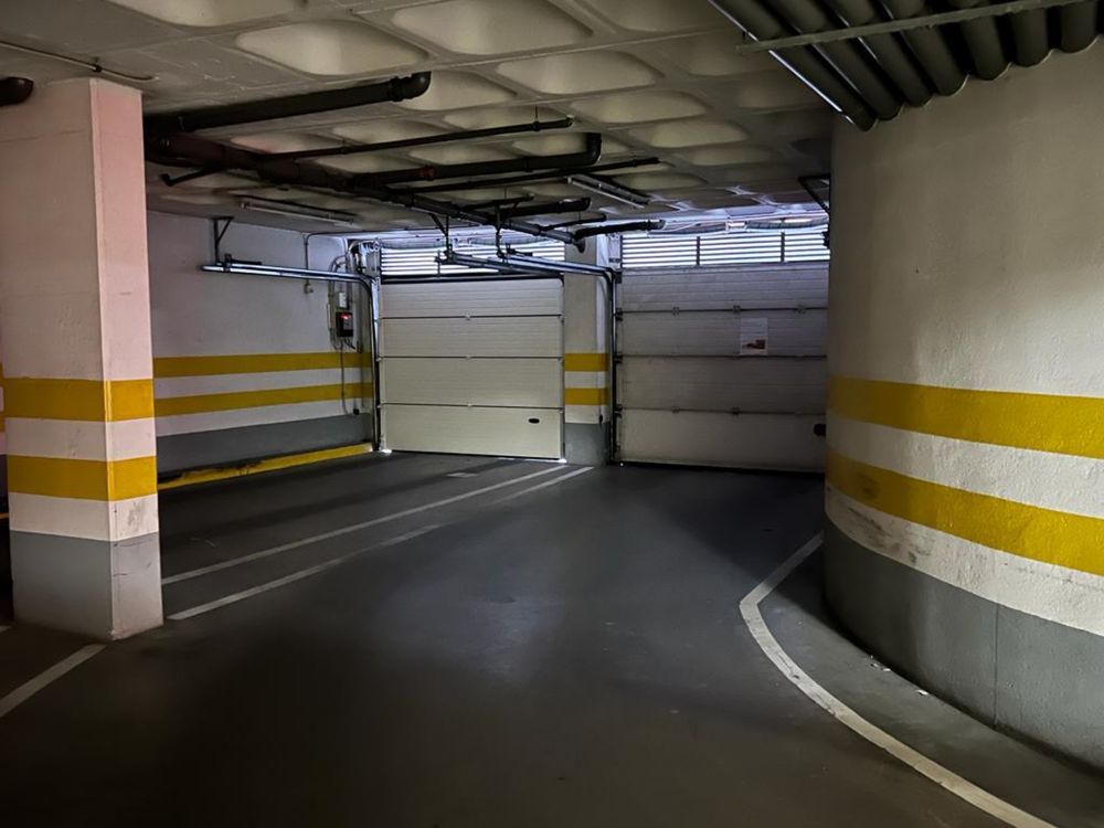 Lugar Garagem - Av. Berlim, Lisboa!