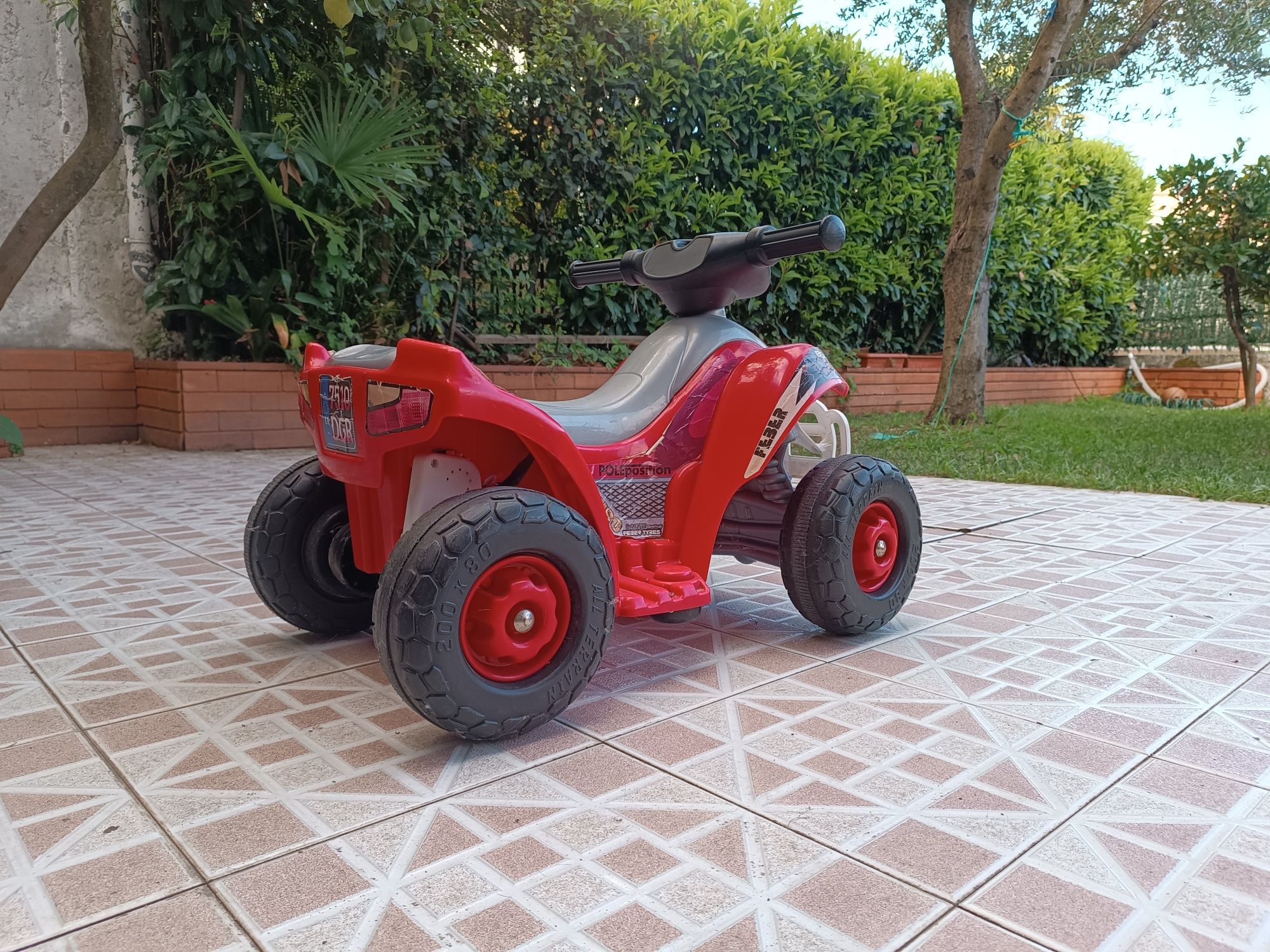 Moto 4 eléctrica