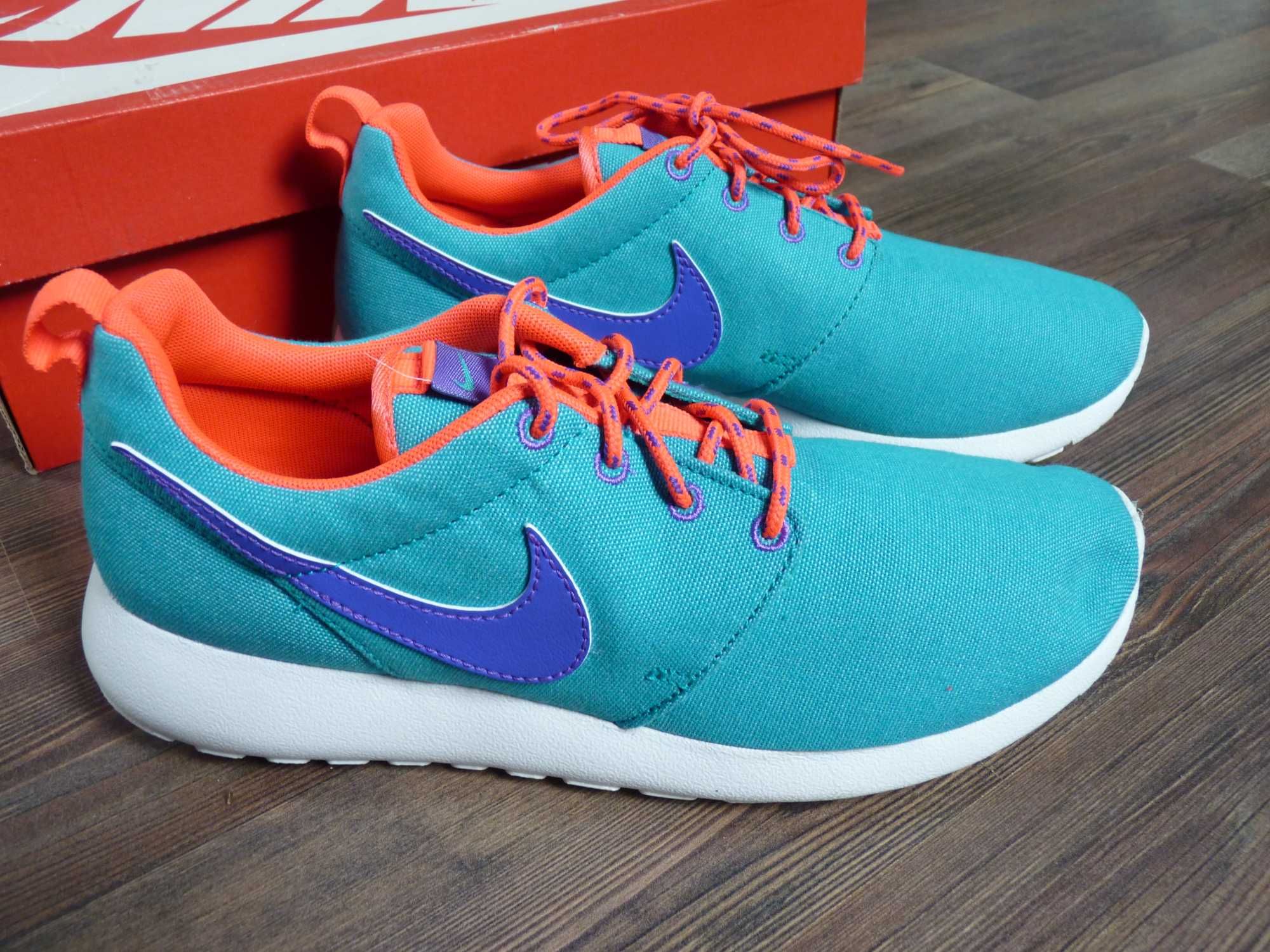 NIKE Rosherun Nowe 38,5