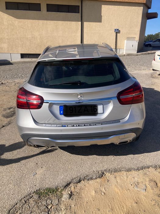 Mercedes-Benz 180 GLA  gasolina, ano 2018 kms 47 mil