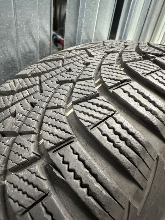 Зимові шини GOODYEAR 205/60 R16