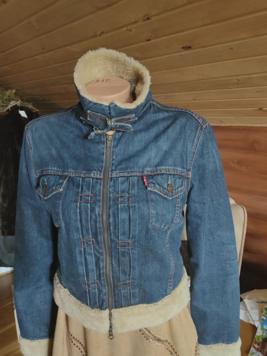 Женская джинсовая куртка на меху  LEVI'S