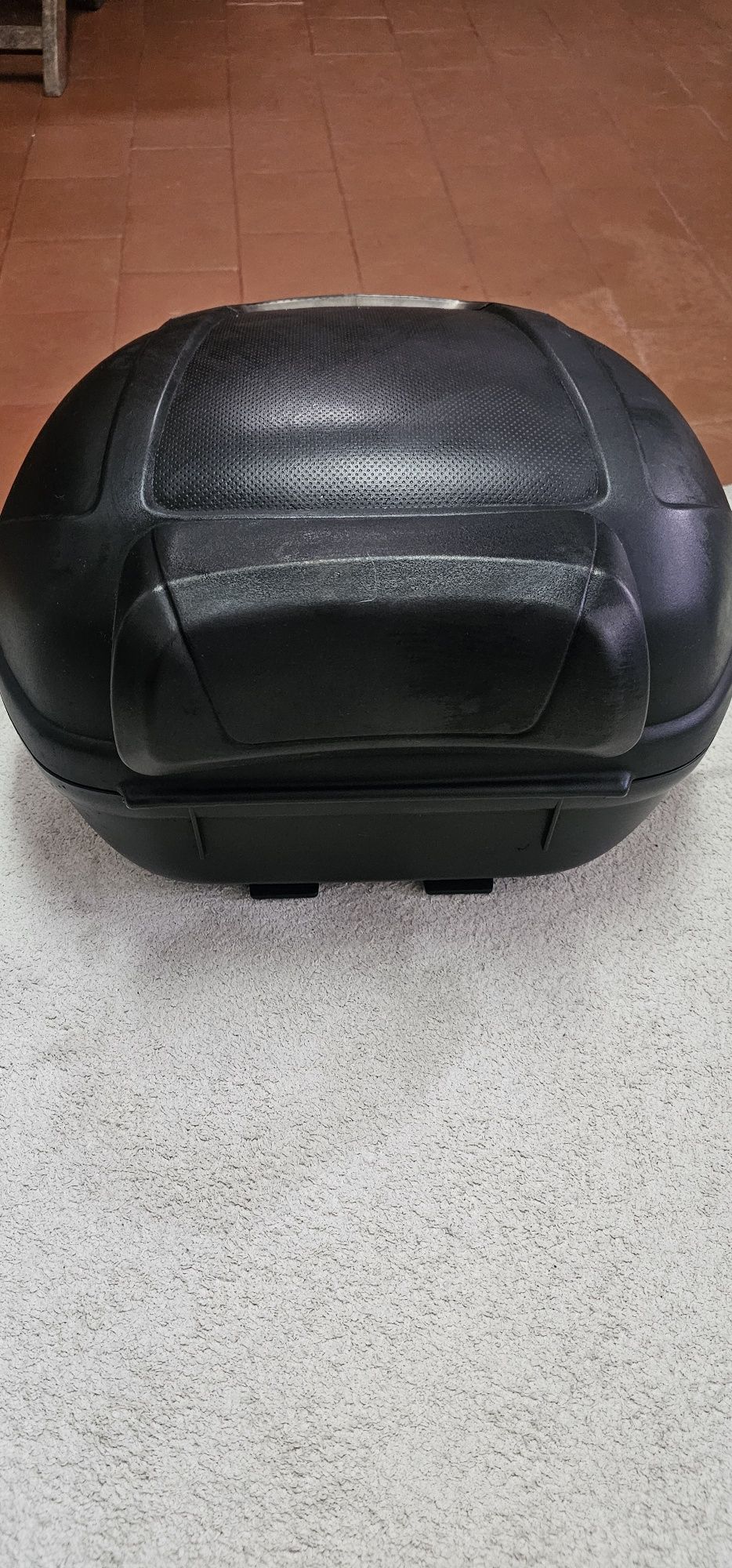 Top case GIVI    .