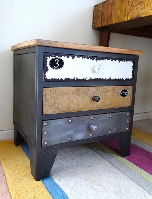 Kontenerek z szufladami / mała szafka nocna w s. LOFT z mango + metalu