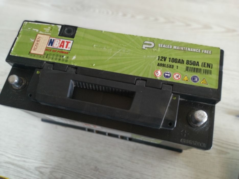 Акумулятор Монбат 100Ah бу пусковий 800А в хорошому стані