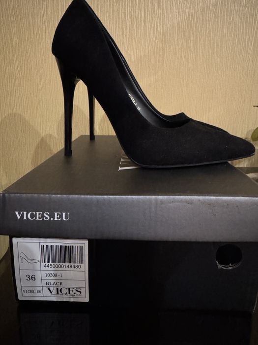 Туфлі на підборах під замш