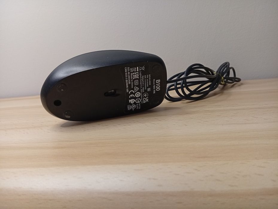 Myszka laserowa USB Logitech – przewodowa, sprawna