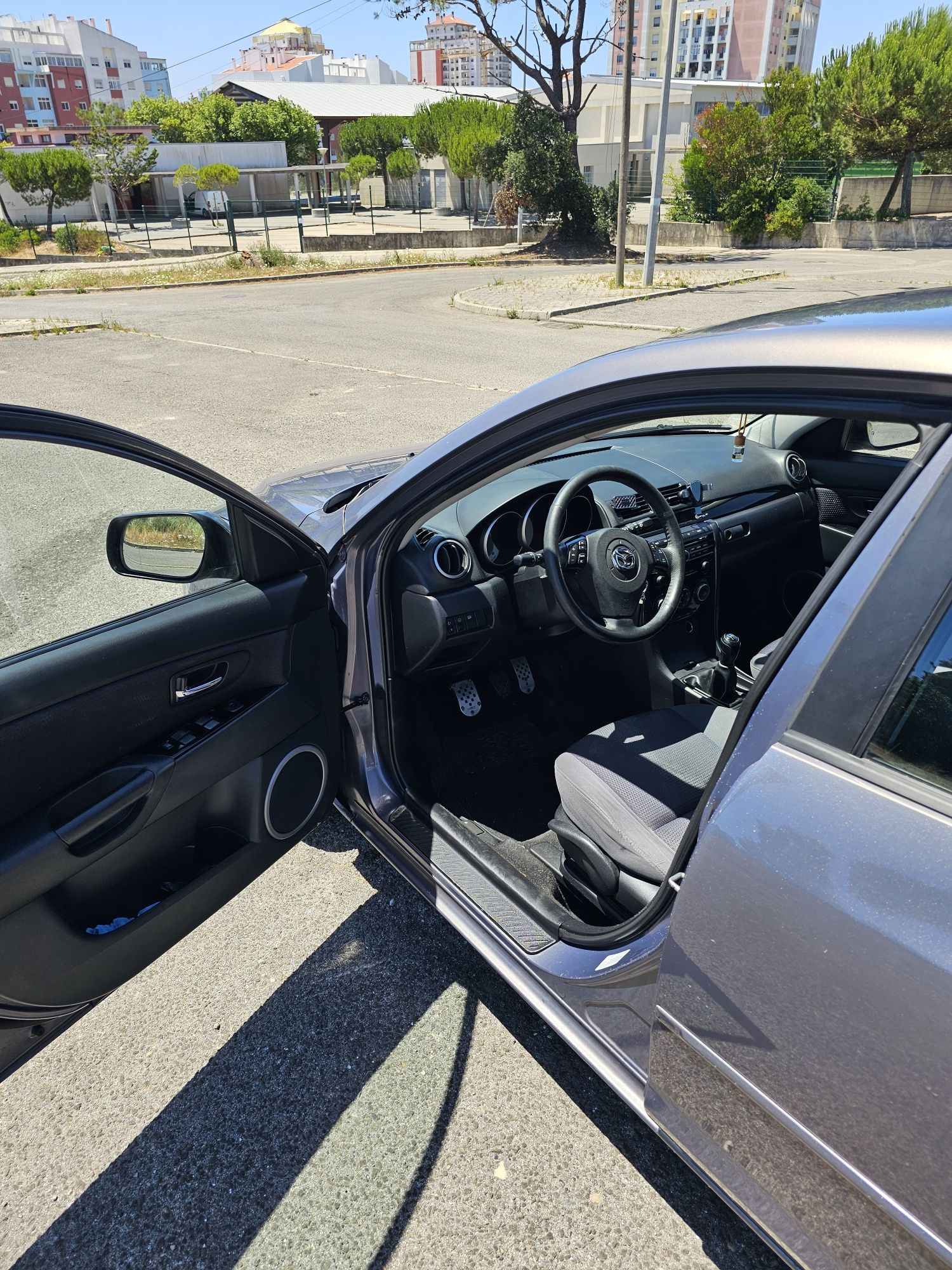 • Mazda 3 1.6 HDI 110cv • Full Extras • Muito Bom Estado • Só 166.000k