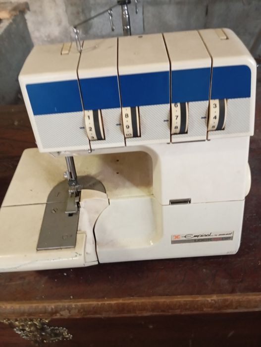 Máquina costura como nova