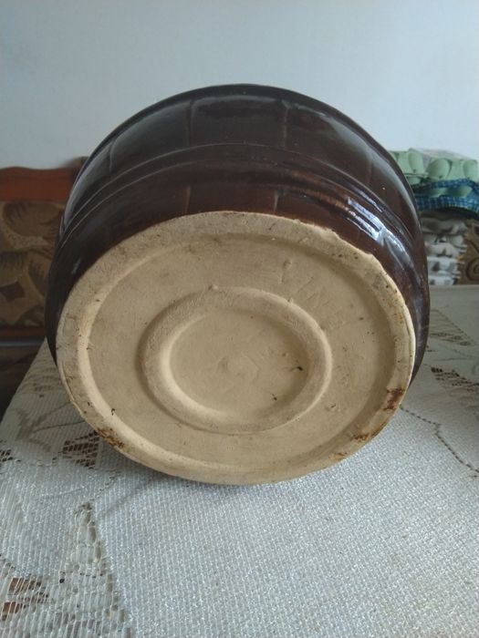 Duża stara ogrodowa donica ozdobna doniczka beczułka z czasów PRL-U