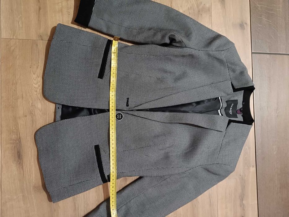 Elegancki komplet spódnica i marynarka roz.36