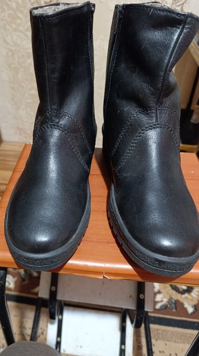 Продам женские зимние сапоги