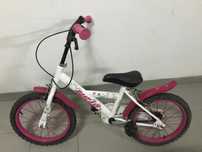 Bicicleta aro 16 de 3 a 6 anos em ótimo estado.