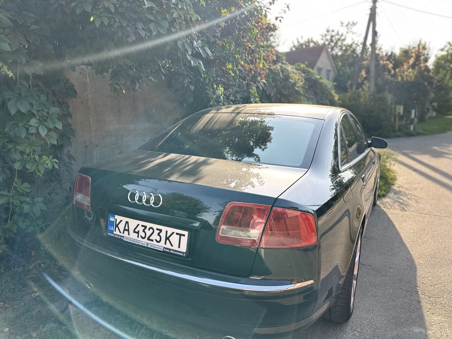 Продам Ауди A8 D3