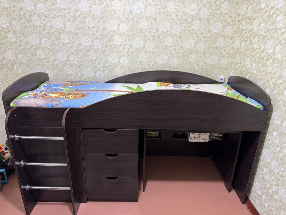 Ліжко дитяче. Ліжко-чердак з матрацом