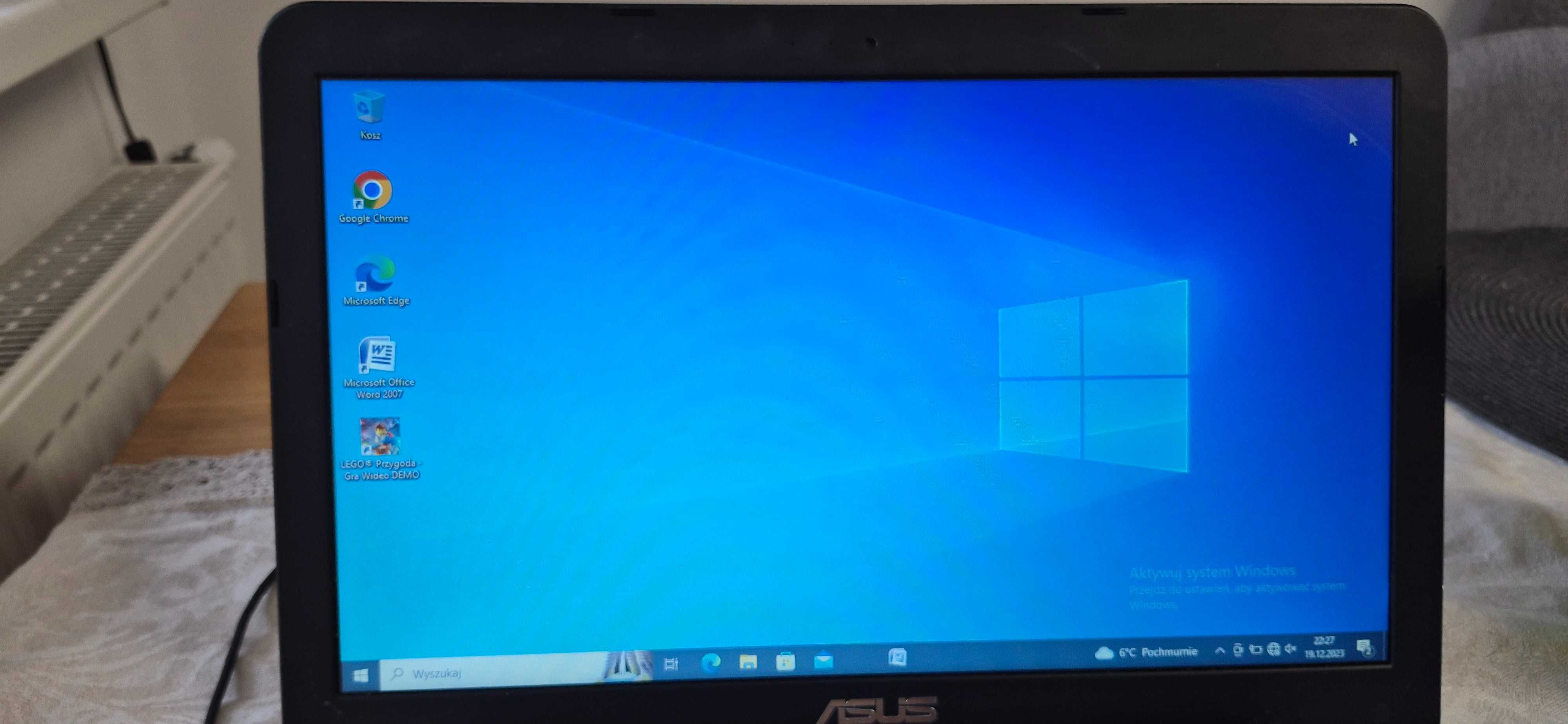 Laptop Asus A555L sprawny z ładowarką. Stan BDB