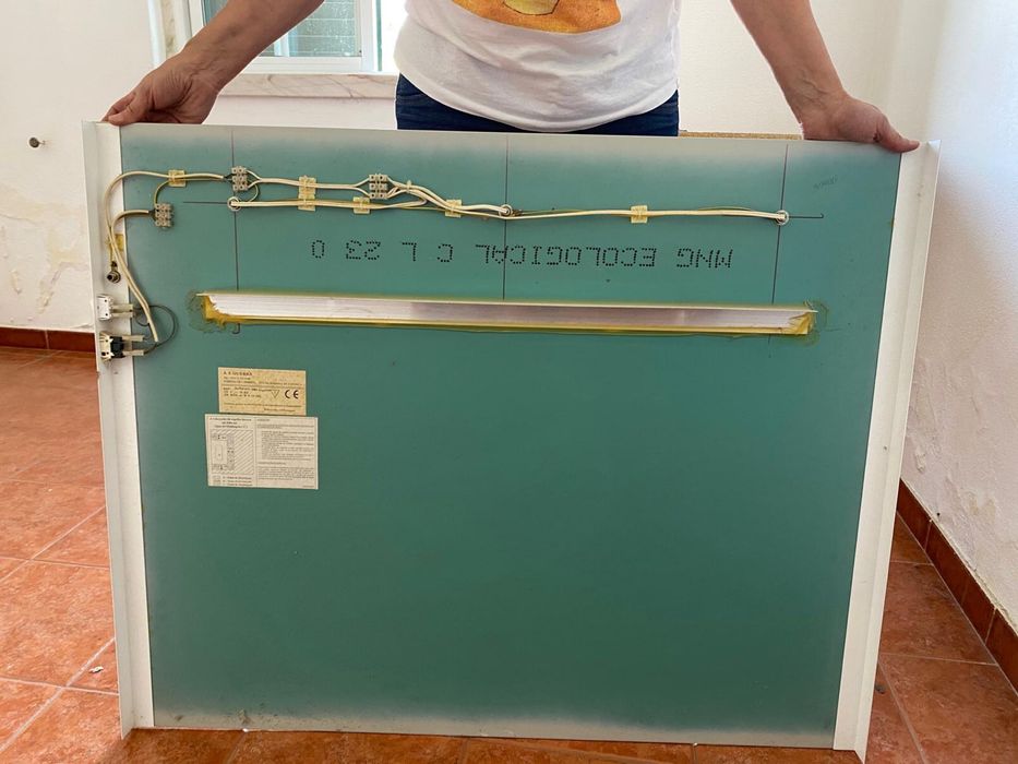 Espelho de casa banho com 3 luzes