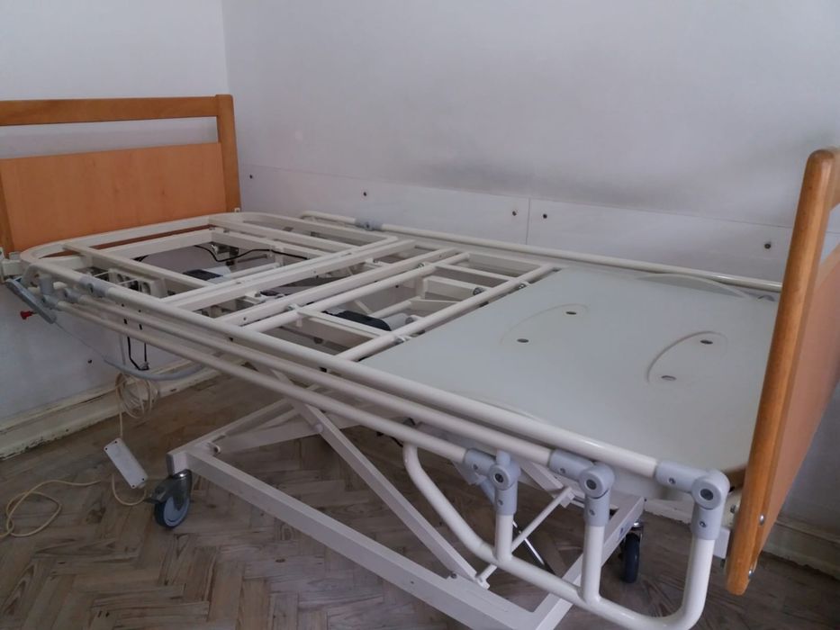 Cama articulada hospitalar